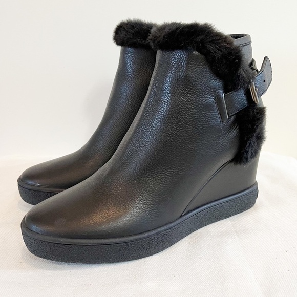 Aquatalia Cameron Black Leather Fur Wedge Ankle Boots Size 7 Women’s - Picture 1 of 15